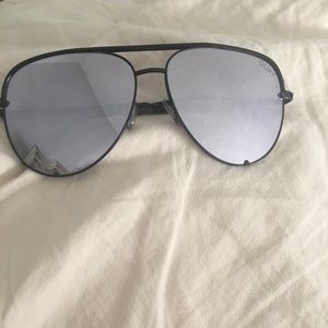 Quay desi Perkins sunglasses (HIGH KEY)